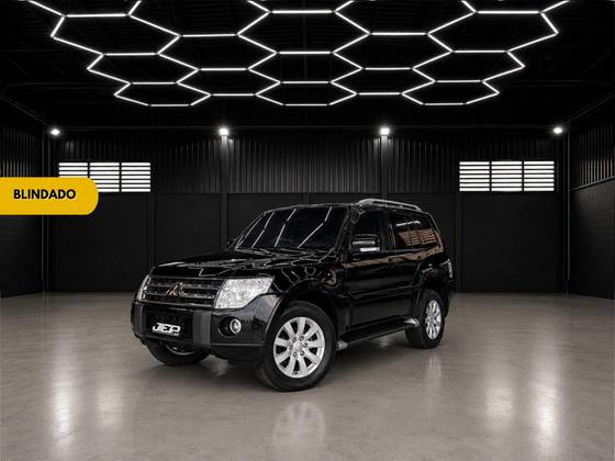 MITSUBISHI PAJERO FULL 3.8 HPE 4X4 V6 24V GASOLINA 4P AUTOMÁTICO MITSUBISHI PAJERO FULL 3.8 HPE 4X4 V6 24V GASOLINA 4P AUTOMÁTICO
